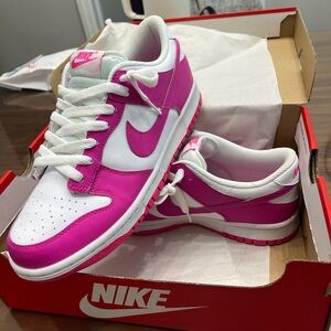 Nike Dunk Low, magenta pink